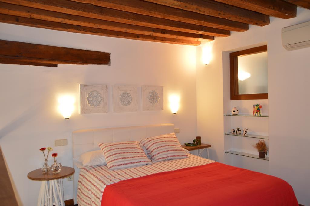 Apartamentos Nuncio Viejo Толедо Стая снимка